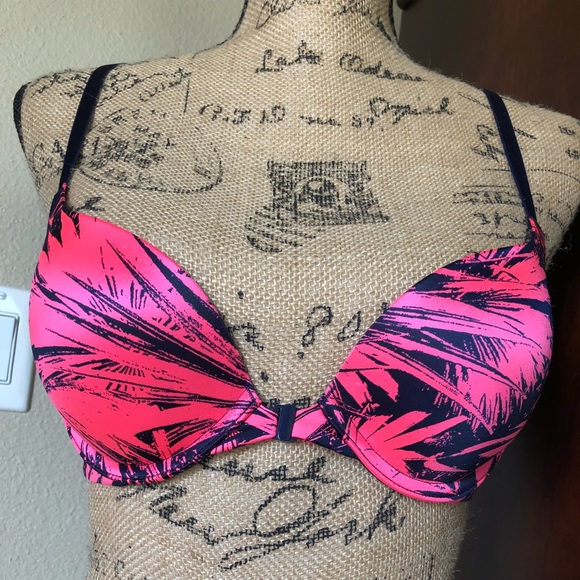 Victoria Secret Swimsuit-like bra - Picture 4 of 6